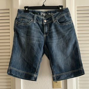 Rock 47 by Wrangler Capri Size 7/8